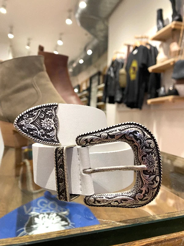 Emmylou Belt in White from Novacas