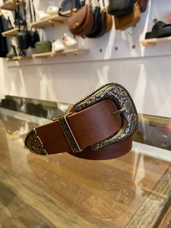 Emmylou Belt in Cognac from Novacas